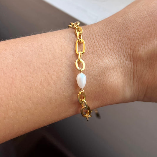 Viviana Pearl Bracelet